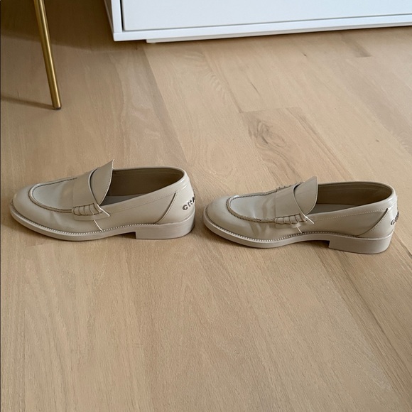 Chanel Loafer - Picture 6 of 9